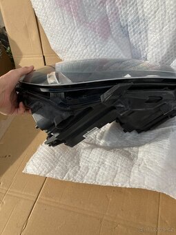 predni svetla svetlo vw touran prave pravy - 6
