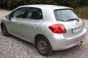 TOYOTA AURIS 1,6 91 kw 2008 - 6