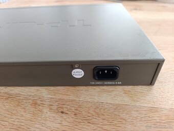 Switch TP link 48 portu - 6