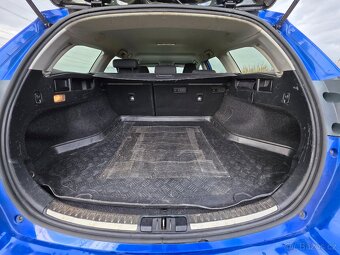 Toyota Auris Hybrid - 6