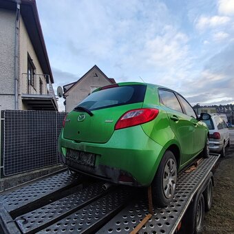 Mazda 2 benzín rok 2012 - 6