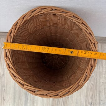 Proutěný stojan na deštníky - 6