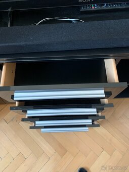 Skříň pod TV - 6