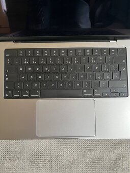 MacBook Pro 14” M2 Pro (2023) – TOP stav - 6