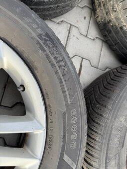 VW Touareg 17” orig. alu kola s celoročními pneu - 6