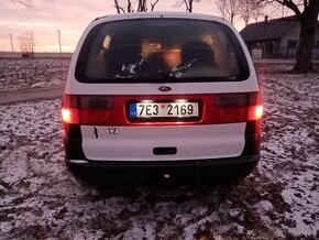 Ford Galaxy 2,3i - 6