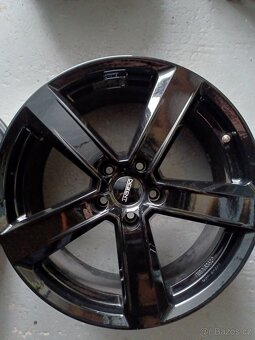 5x112 R18 7.5j et 25 Dezent black zanovni - 6