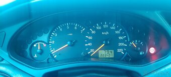 Ford focus 1.4i 55kw - 6