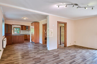 Prodej rodinného domu 210 m², pozemek 1754 m² Jenišov - 6