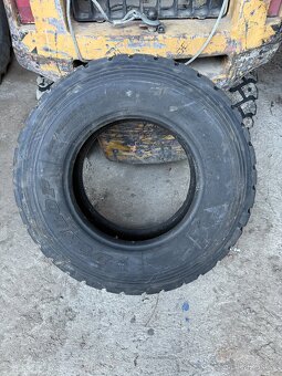 Pneu 265/70 R17,5 - 6