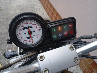 DUCATI MONSTER 900 - 6