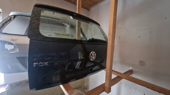 VW Fox nd dle obr, hlavně předek, z interiéru nic nemám, - 6