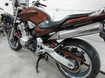 Honda Hornet 900 + nový kufr. Top stav - 6