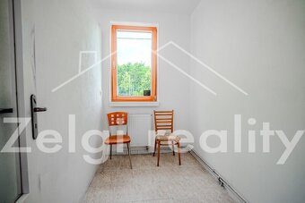 Pronájem multifunkční haly 484 m² s kancelářemi a velkou man - 6