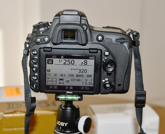 Nikon D750 + objektiv Tokina AF 235 II - 6