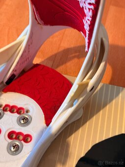 Snowboard s vázáním a botami - 6