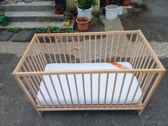 Dětská postýlka včetně příslušenství. - 6