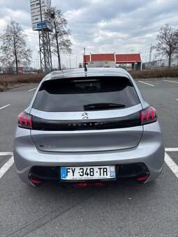 Peugeot 208 e - 6