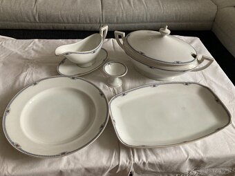 různý starožitný porcelán - 6