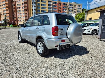 Toyota RAV4 2.0D-4D,85KW,4x4,KLIMA,BEZ KOROZE,R.V.2005 - 6
