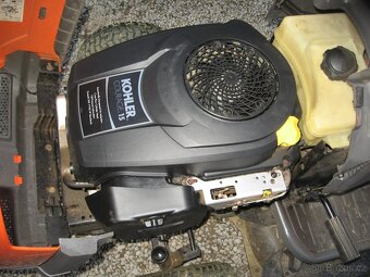 Zahradní traktor Husqvarna - 6