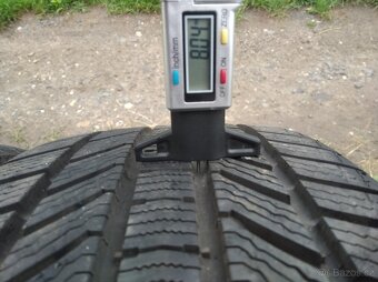 Prodám zimní pneu Continental 235/40 R19 - 6