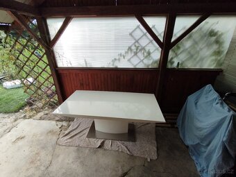 Velký bílý stůl na jedné noze - 6