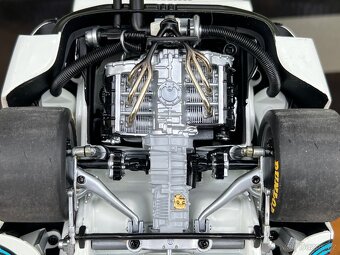 Porsche 935 1:18 EXOTO Martini - 6