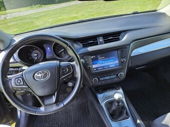 Prodám Toyota Avensis Combi 2.0D 2/2019 - 6