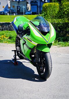 Kawasaki ZX10r - 6