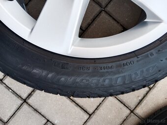 alu kola 5x100 r16 VW Polo a letní 215/45/16 - 6