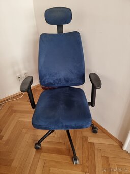 Červené kancelářské židle - 6