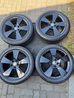 ORIGINÁL Alu Škoda Denom R17, 5x112 - TOP STAV, LETNÍ PNEU - 6