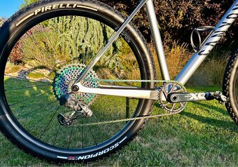 🚀 Canyon Exceed CF 7 – závodní XC raketa - 6