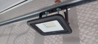 8x LED reflektory 20 W - 6