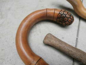 Hůlka, čakan, špacírka, 5 kusů za 600 kč včetně pošty - 6