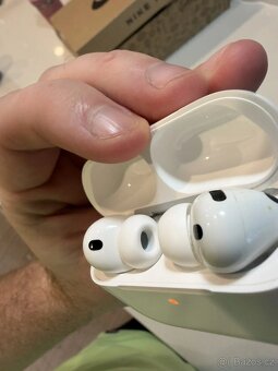 Nové, nepoužívané Apple AirPods Pro 3 - 6