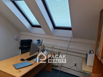 Pronájem kanceláře s plochou 12 m2, v administrativní budově - 6