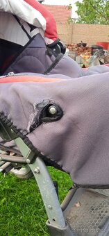 Kočár DorJan šedo-červený - 6