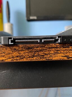 3× HDD, 1× SSD – plně funkční, různé kapacity - 6