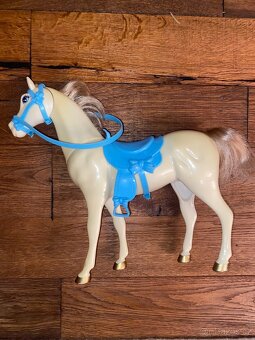 Prodám plastové koně k Barbie panenkám - 6