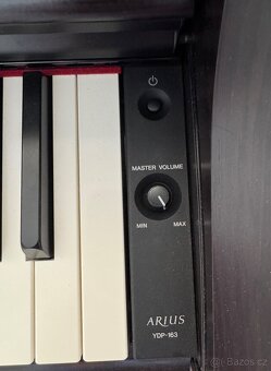 Set Yamaha AURIUS YDP-163+klavírní židle - 6