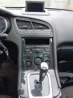 Peugeot 5008 1.6 HDi automat r.v.2011 - 6