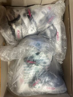 LYŽAKY Roxy vel. 25,5 - 6