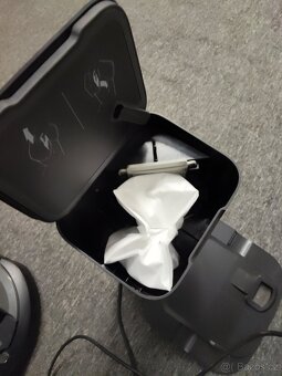 iRobot Roomba i7 se stanicí CleanBase - 6