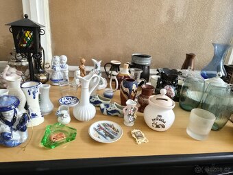 Za odvoz nádobí, figurky atd. - 6