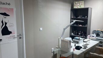 Prodej kompletne zarizeneho salonu krasy v Praze - 6