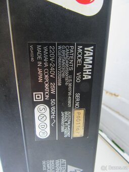 Nabízím staré klávesy Yamaha. Nefunkční. Displej svítí. Jen - 6
