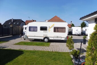 KNAUS SUDWIND 450 TF R.V. 2001 Stanová předsíń - 6