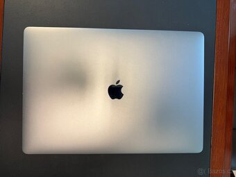 MacBook Pro 16", 2.4 GHz Intel Core i9, HDD 500 GB, 16 GB - 6